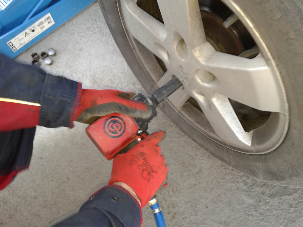 Седем груби грешки при смяната на гуми