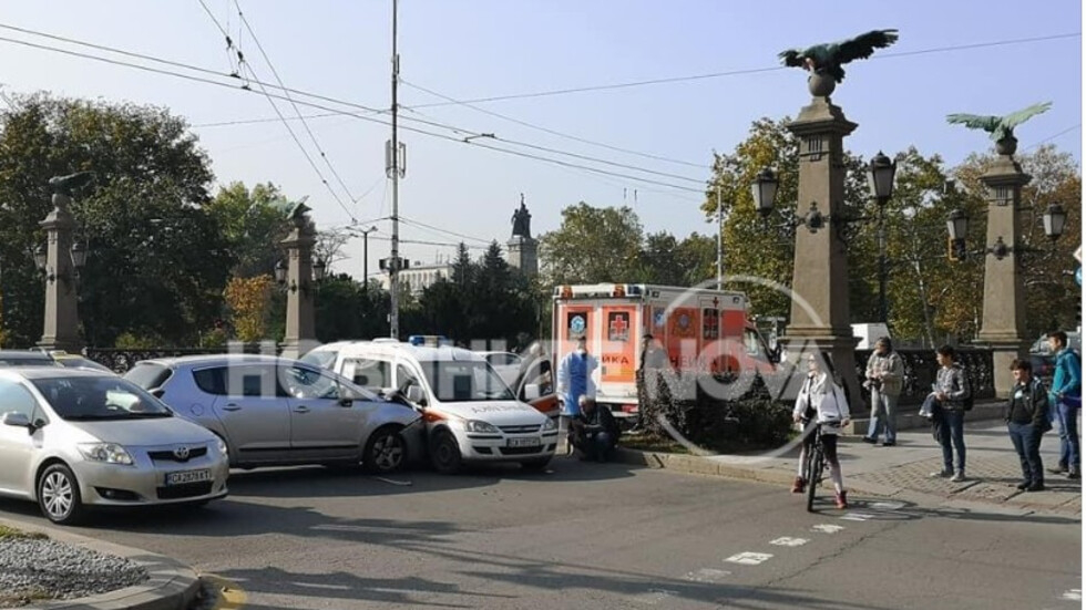 Кървави новини след страшното меле с линейка на "Орлов мост" в София СНИМКИ