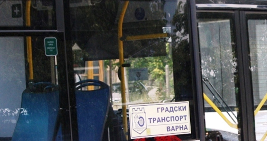 Ужас във Варна: Автобус влачи възрастна жена по улицата  