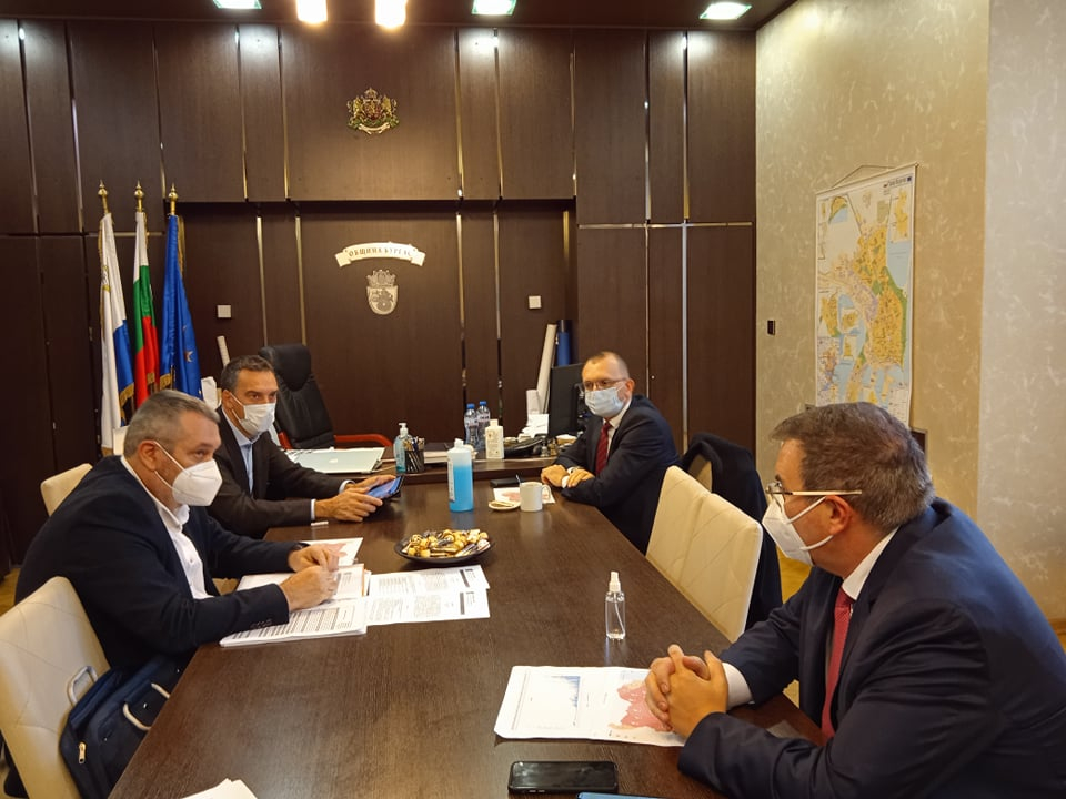 Министър Ангелов разби твърдение на Радев, свързано с коронакризата СНИМКИ