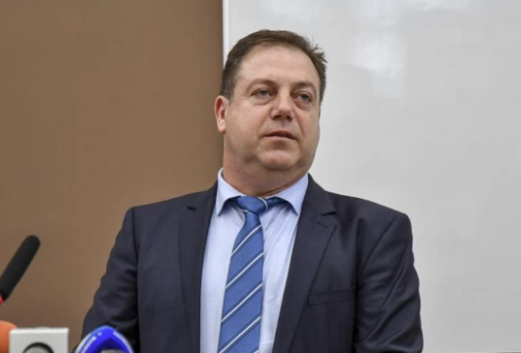 Маджаров проплака заради парите за лекарите