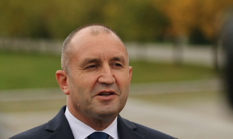 Брюксел с шамар за Радев заради финансовата политика на правителството