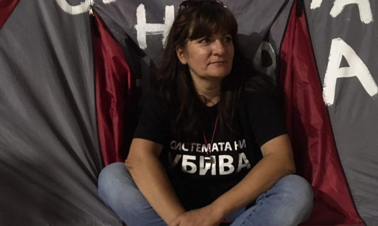 Вера Иванова от „Системата ни убива“ разпердушини Хаджигенов 