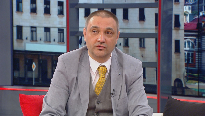 Доц. Чорбанов: Каквито и мерки да налагаме, К-19 ще отслабне чак когато...