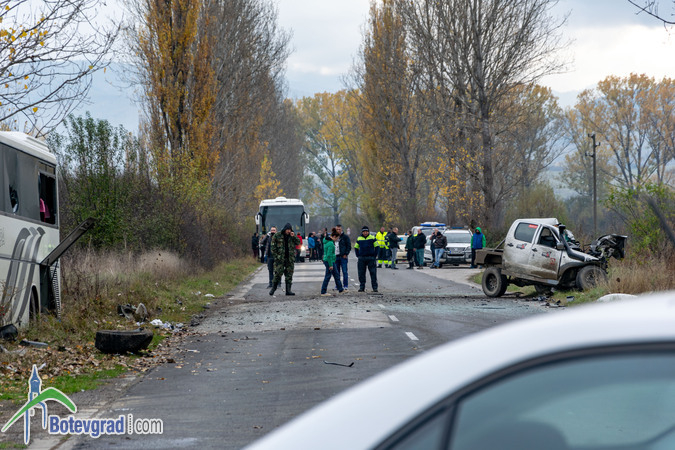 Първи СНИМКИ на младежите, загинали при адската катастрофа в Ботевградско 