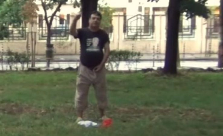 Протестърът Михаил, пикал върху трибагреника, вече го загази здраво