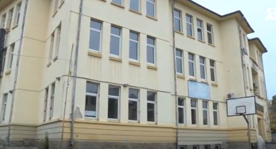 К-19 повали и погуби за дни обичан учител по английски от Търново 