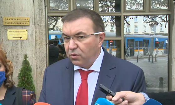 Министър Ангелов с извънредни новини след срещата си с фармацевтите ВИДЕО 