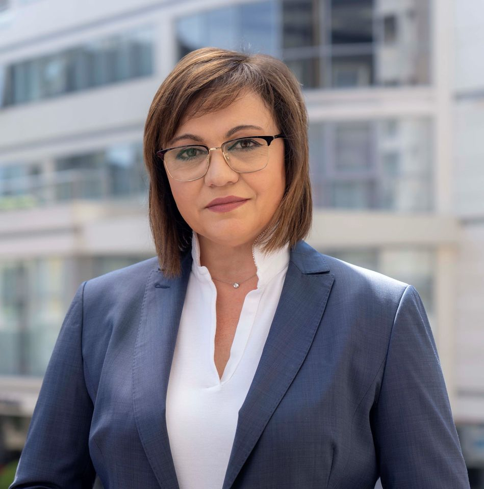 Нинова пак бие контра на правителството