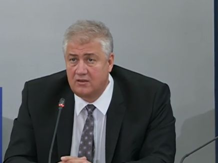 Проф. Балтов скастри  доц. Мангъров и разкри какъв нож с 2 остриета е кръвната плазма 