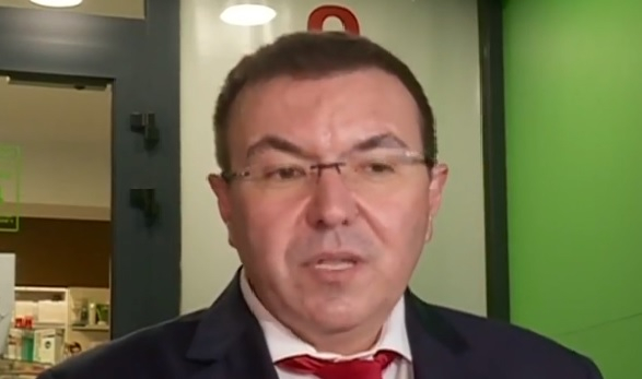 Проф. Ангелов с извънреден брифинг за кризата с лекарствата и "зелените коридори" ВИДЕО