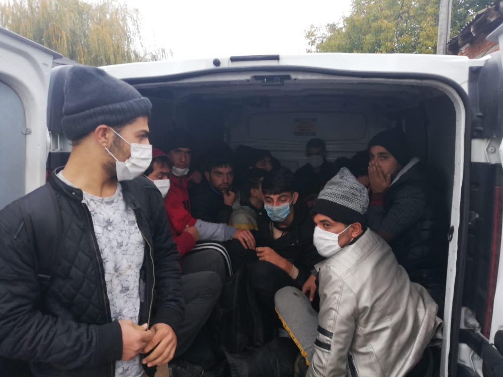 Двама се опитаха да припечелят с трафик на бежанци, но не им излезе сметката СНИМКИ