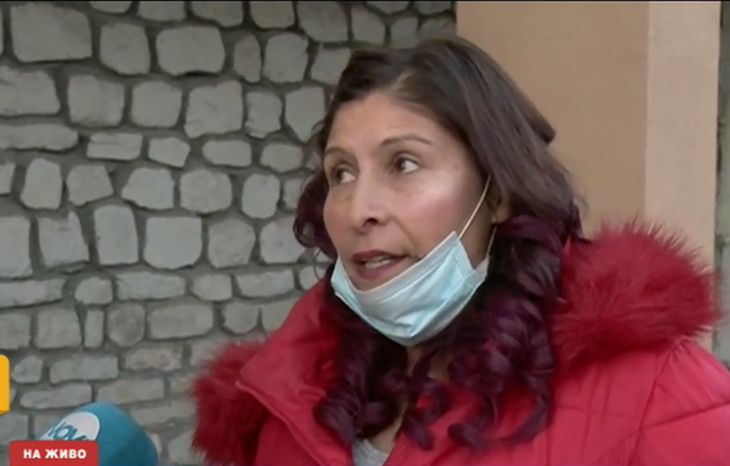 Майката на битата като куче ученичка избухна: Има травма, опиква се, агресивната даскалка шокира с оправдание