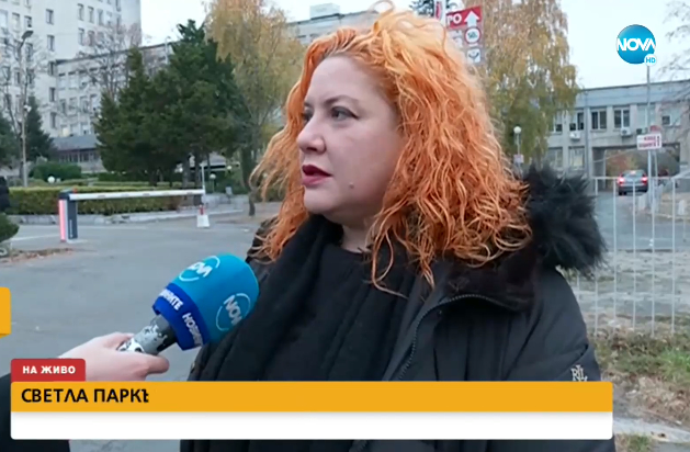 Дъщеря на починал от К-19 професор носи храна на медиците в болница "Св.Анна"