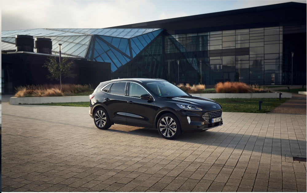 Новият Kuga Hybrid SUV предлага още по-голям избор на клиентите и разгръща електрическата революция на Ford