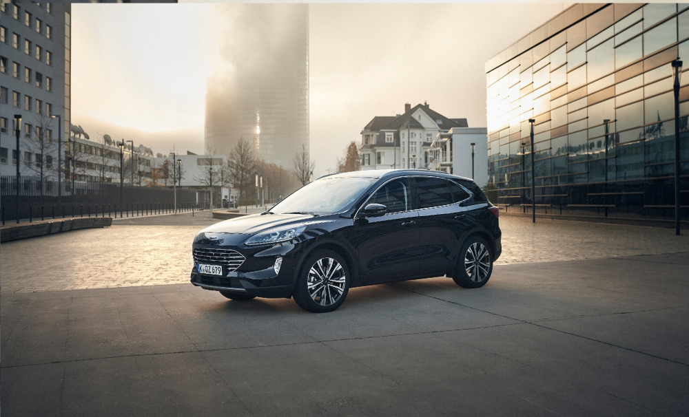 Новият Kuga Hybrid SUV предлага още по-голям избор на клиентите и разгръща електрическата революция на Ford