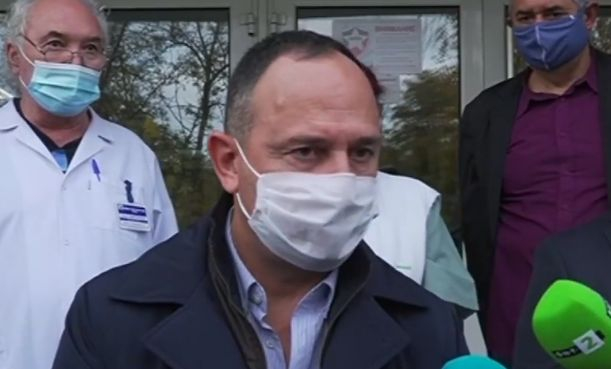 Ръководството на болницата в Пловдив даде обяснения за двамата пациенти с К-19, починали на стълбите ВИДЕО