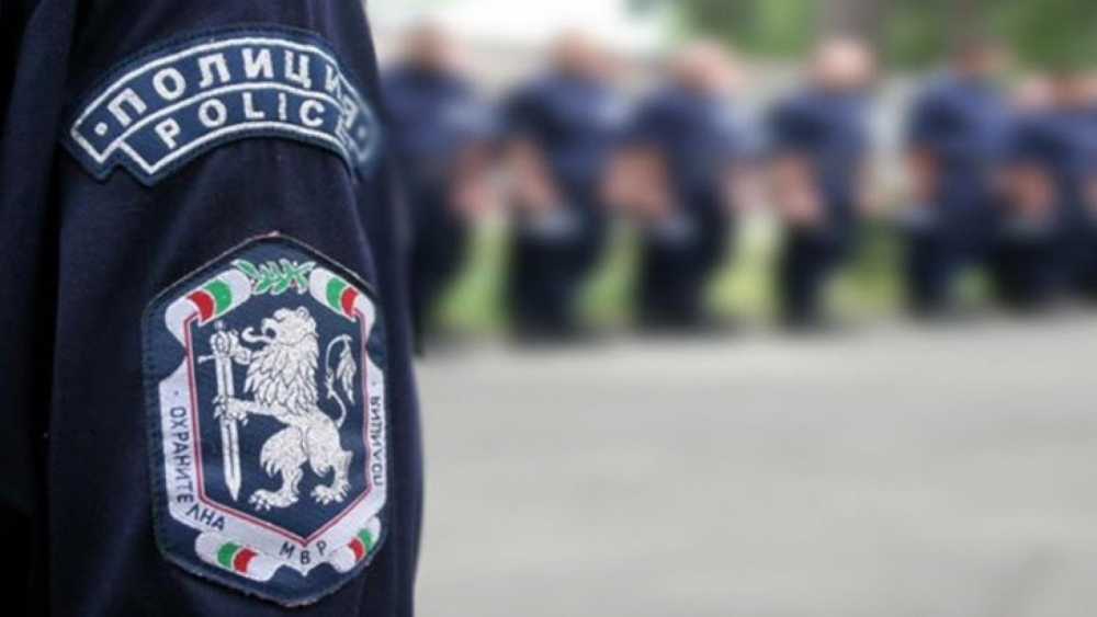 Полицаят, помогнал на бургазлии под карантина, се оказа...