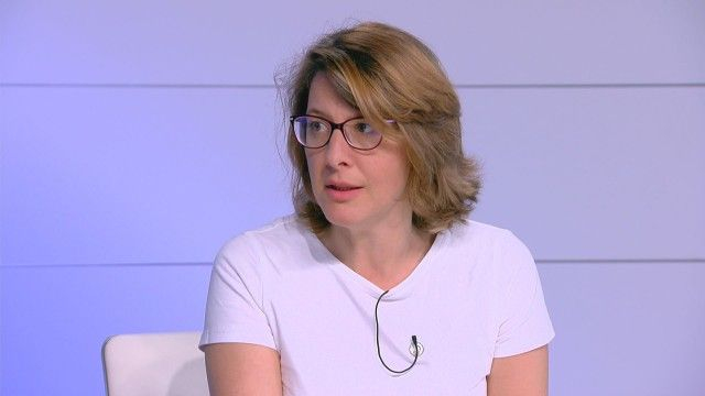 Весела Чернева: Гледат ни с насмешка на Запад