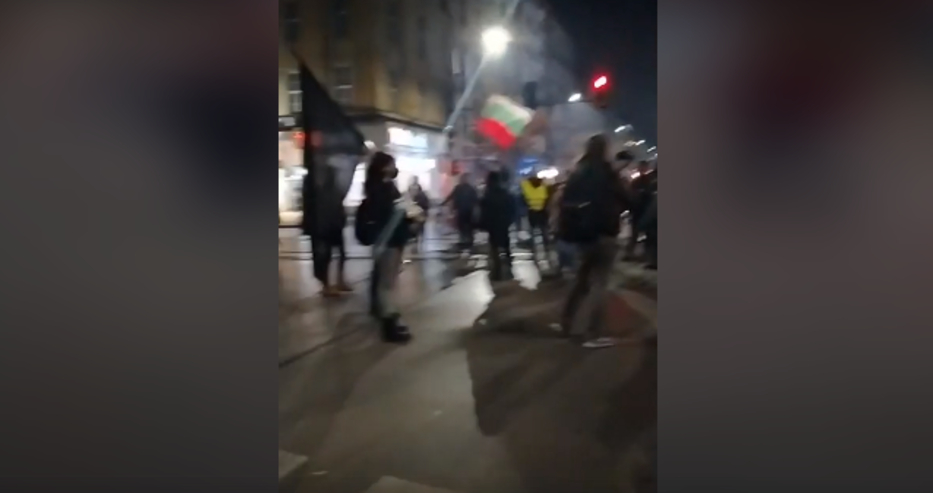 Майките от "Системата ни убива" протестират на площада в София 