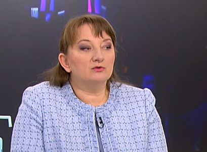 Сачева проверява под лупа БРАИТ, зад който наднича Прокопиев!