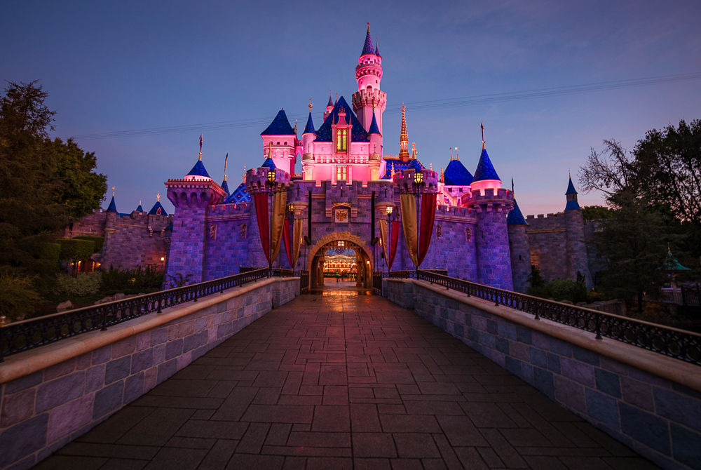 Disneyland Париж няма да отвори врати поне до...