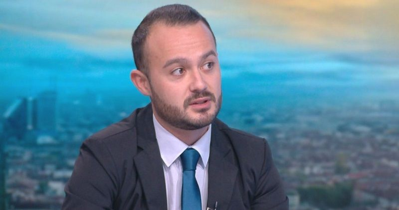 Метематикът Велков ни отчая: Мерките няма да се смекчат на 21 декември, защото...