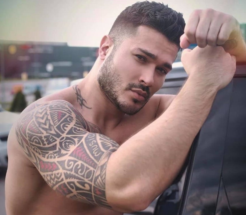 Галин си свали гащите и впечатли фенките си СНИМКА 18+