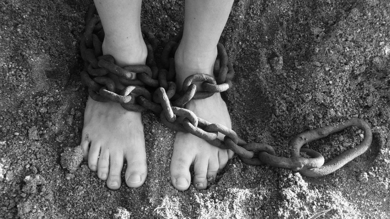 Психиатрии на ужасите в България: Връзвали с вериги пациенти и ги биели с пръчки 