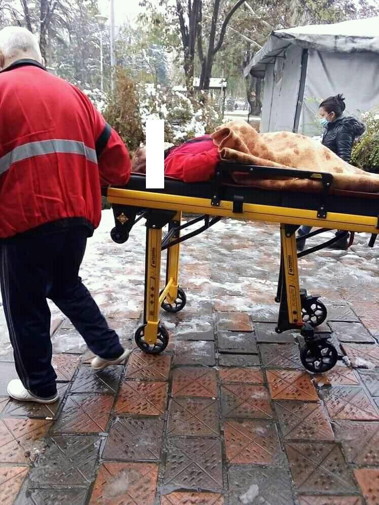 Абсурд и екшън на опашка пред аптека в Полски Тръмбеш 
