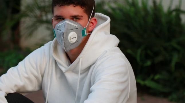 Специалист разкри основния недостатък на маските с клапа