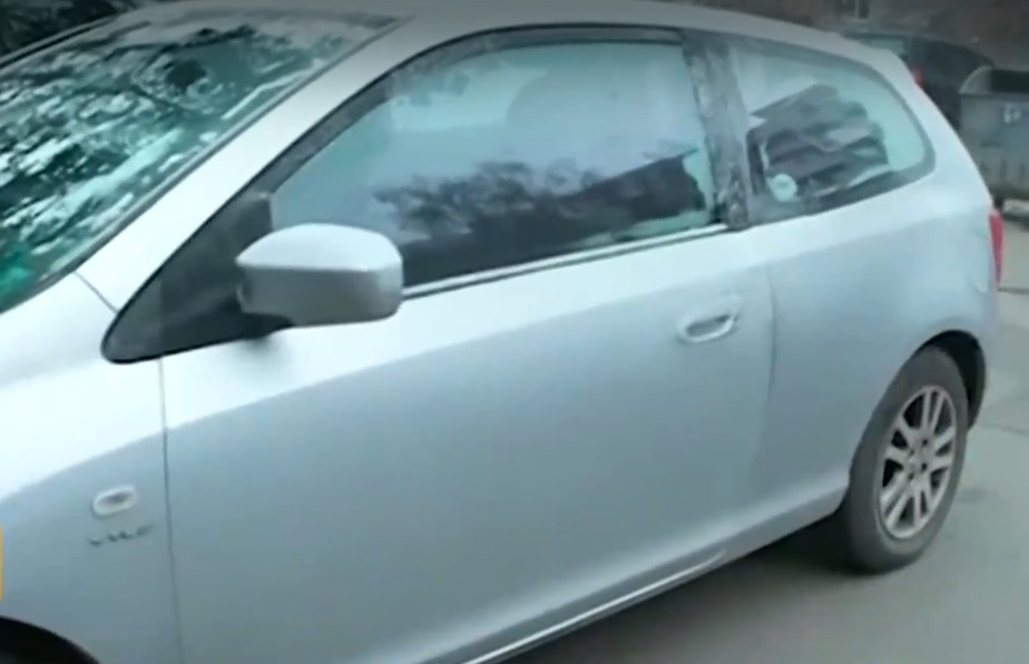 В ж.к. „Дианабад“ писнаха от масови кражби от колите им ВИДЕО