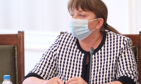 Деница Сачева каза колко пари отпуска правителството за пенсионерите и бизнеса