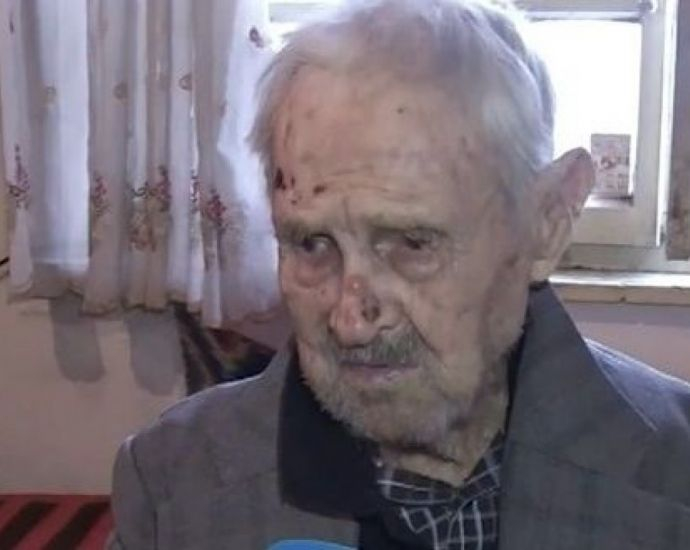 Дядо Тодор от Царево навърши 107 години, историята му ще ви разтърси
