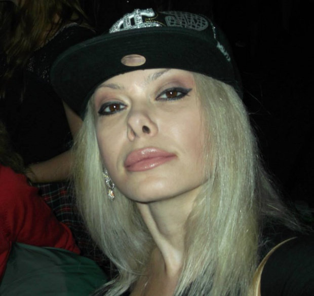 Албена Вулева лъсна в сайт за еротични модели СНИМКИ 18+