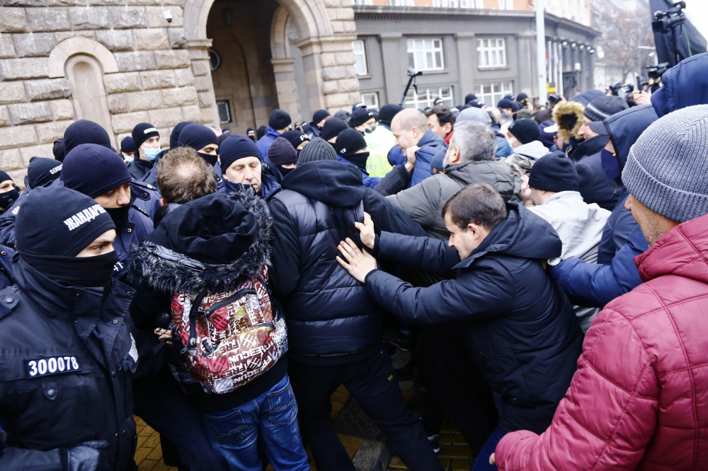 Извънредно! Зов за бунт: Демокрацията е в опасност, на 5 май....