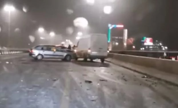 Само в БЛИЦ! Страшен кошмар и меле след меле на столичното "Цариградско шосе" 
