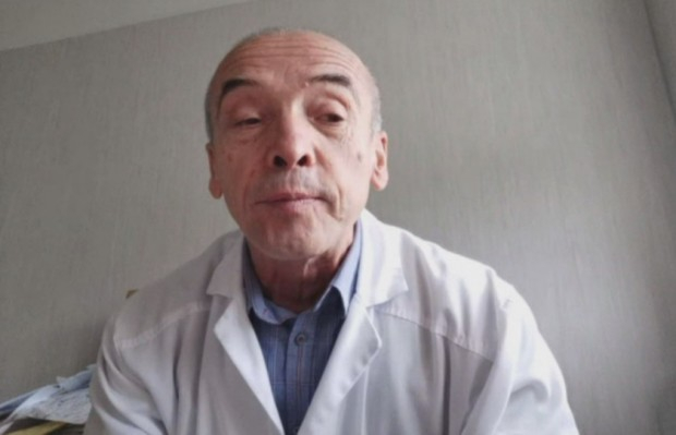 Разкриха дали доц. Мангъров ще се ваксинира срещу К-19