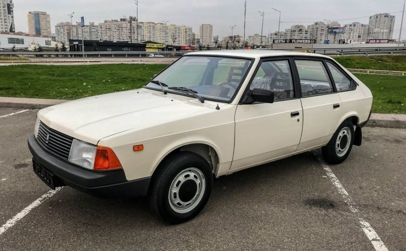 Откриха 30-годишен Москвич-2141 още със заводските найлони ВИДЕО