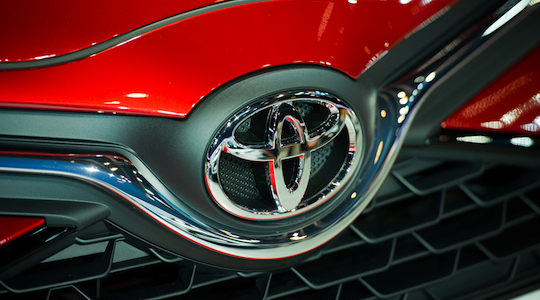 Новата Toyota BZ - кросоувърът, който ще замени RAV4 