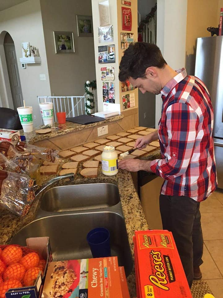 Момченце влезе в стаята на баща си и го шокира с признанието си