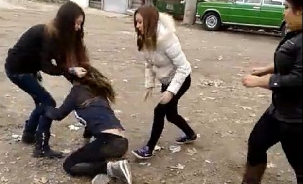 Масов бой между ученички в Пловдив, всичко е заснето на видео
