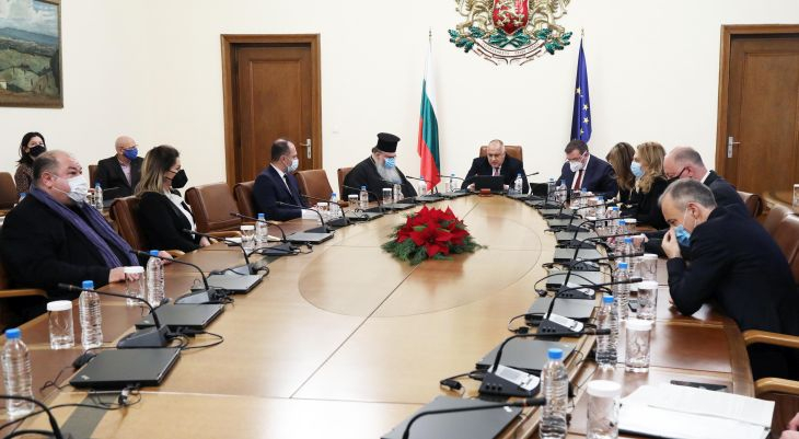 Правителството дава над 3 милиона лева за духовниците в у нас