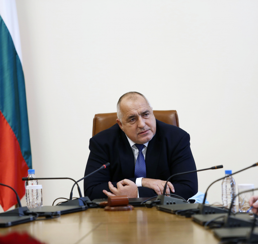 Възстановяват полетите между България и Великобритания считано от... 