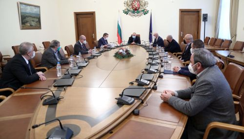 Щабът докладва на Борисов за ситуацията с К-19 у нас, премиерът обяви добра новина СНИМКИ