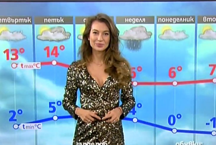 Никол Станкулова в минижуп с дълбока цепка и деколте до пъпа прикова погледите в ефир СНИМКИ