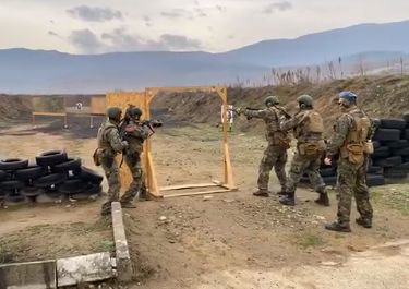 Шок! Стрелба от автомат проехтя край Борисов, Каракачанов и Ангелов ВИДЕО