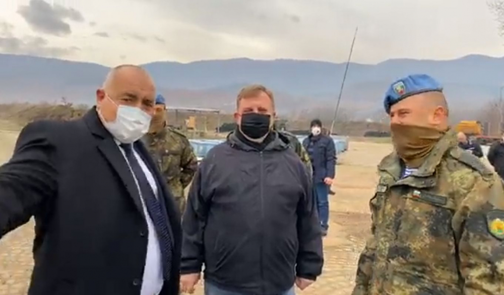 Премиерът изби рибата с шега за казармата, НСО и спецслужбите ВИДЕО