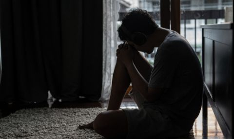 Как да говорите с близки и роднини, които вярват в конспирации