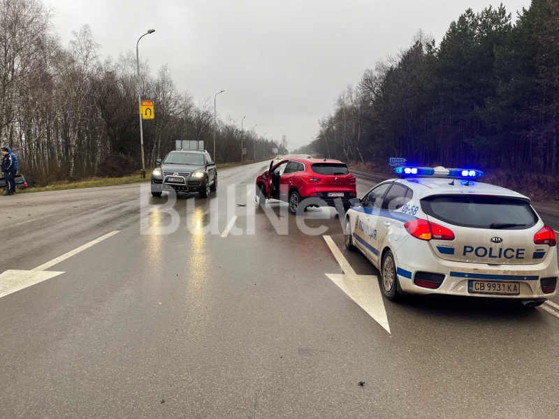 Жестоко меле с два джипа във Враца СНИМКИ